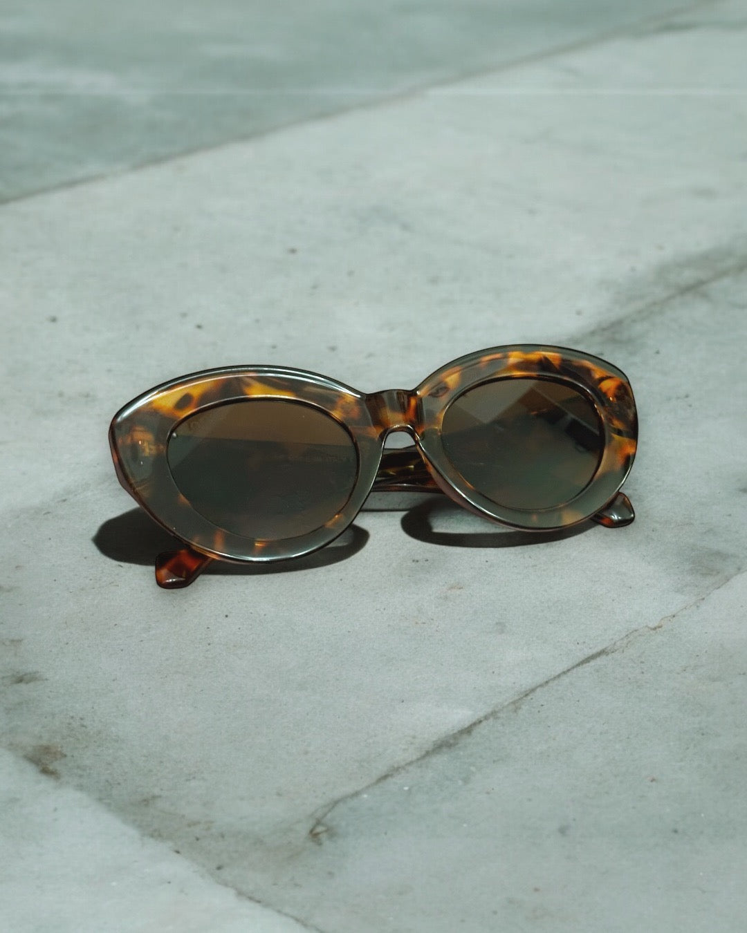 Cat eye LO sunglasses