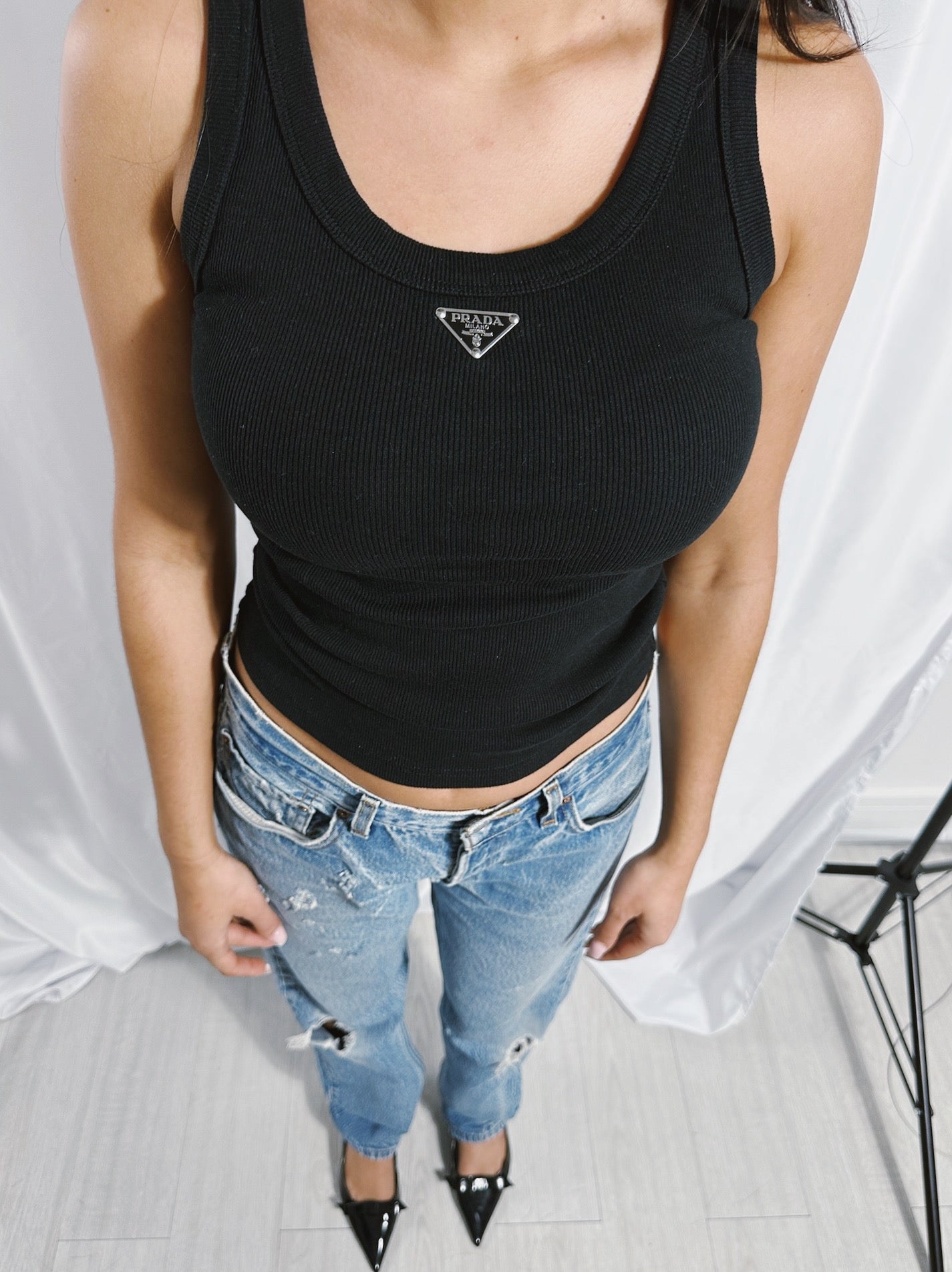 P VEST TOP IN BLACK