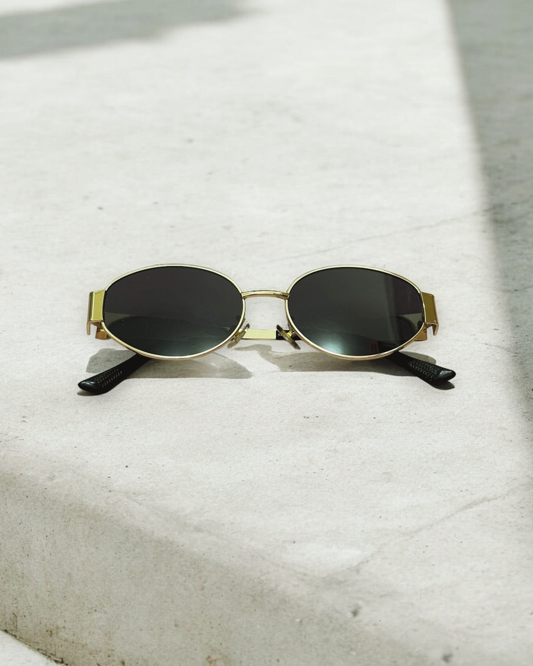 Oval CL sunglasses