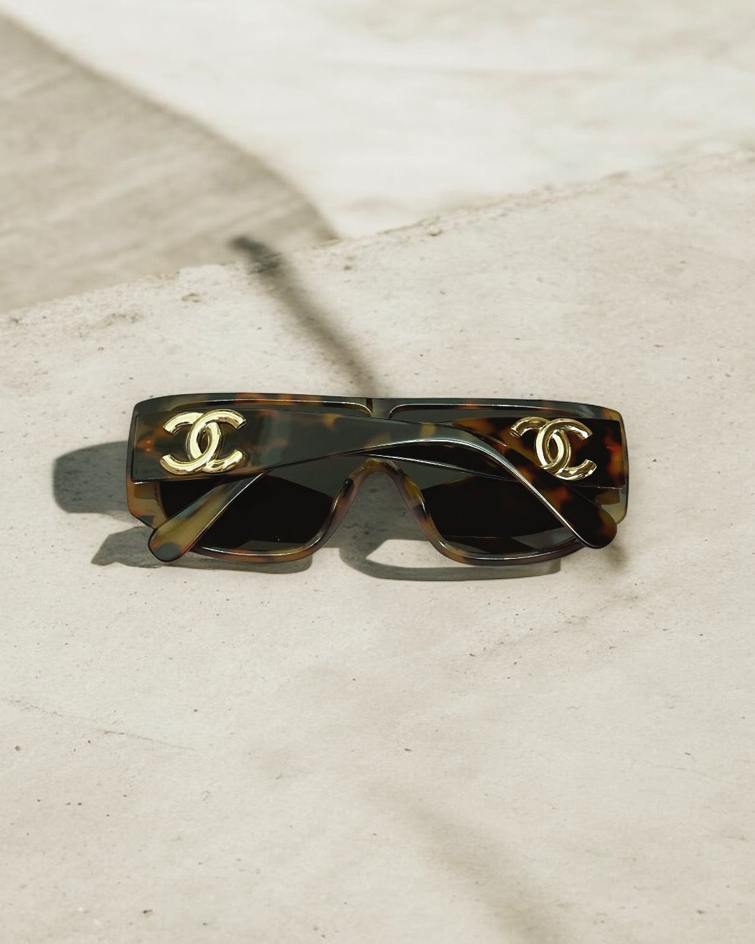 Oversized CC sunglasses
