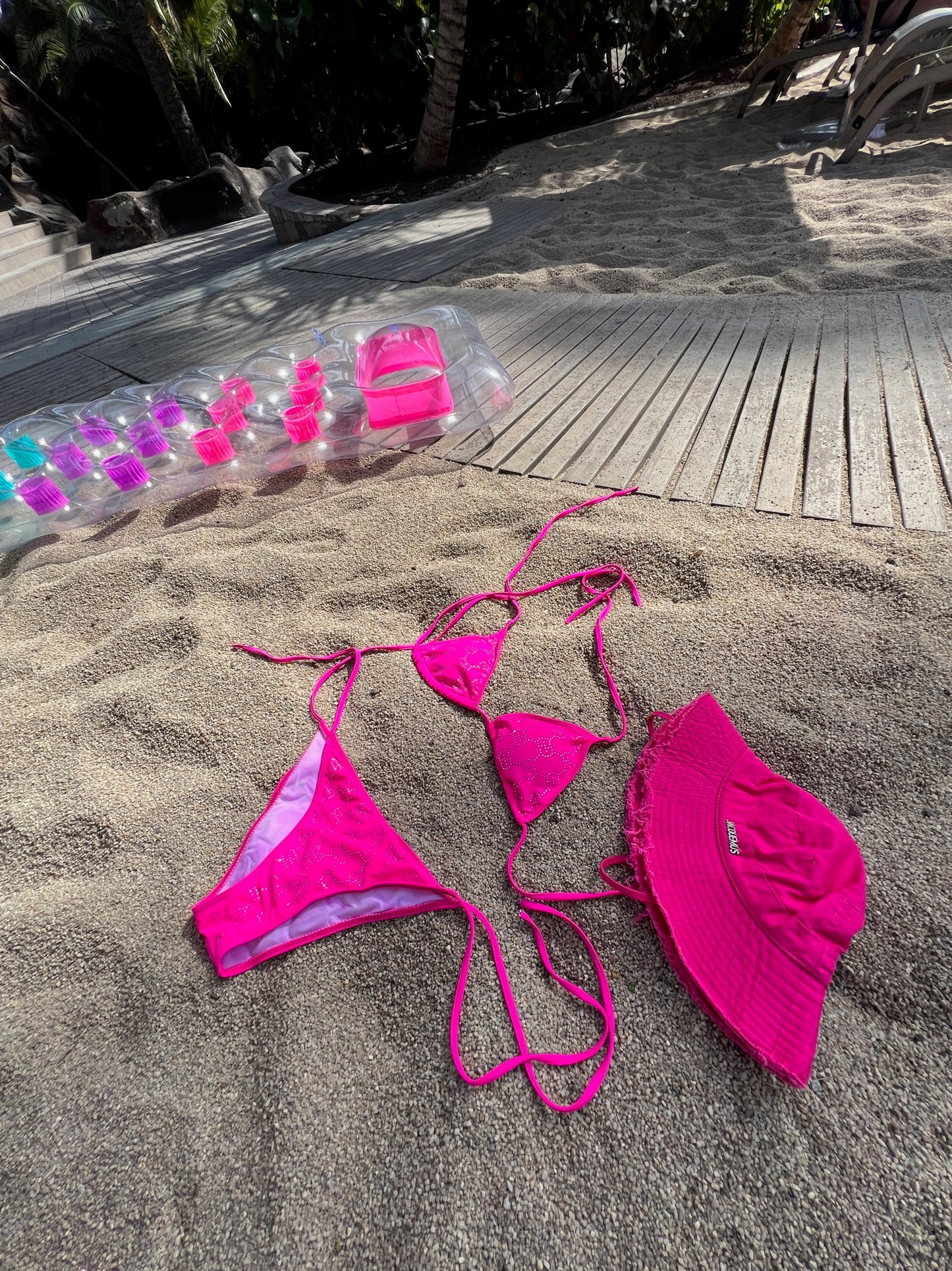 GG diamanté Bikini in hot pink