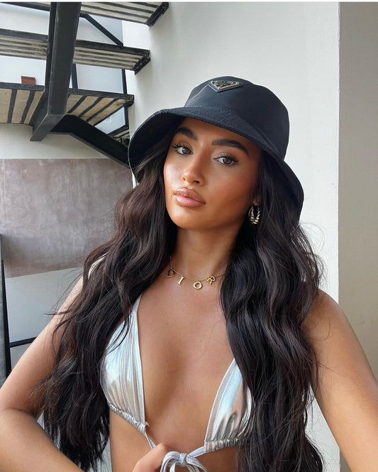 P BUCKET HAT IN BLACK